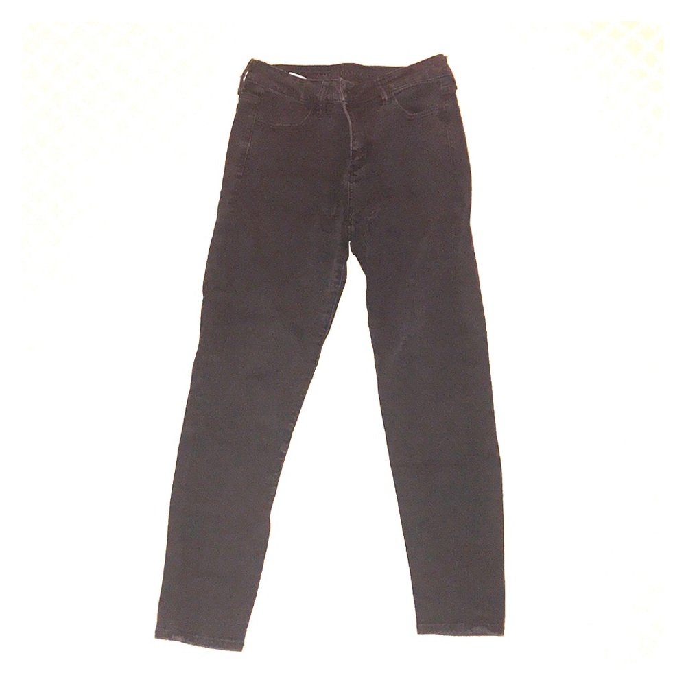 High Rise, Butt-Hugging Black Jeans